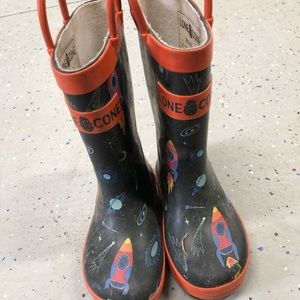 Lone Cone toddler rain boots size 7